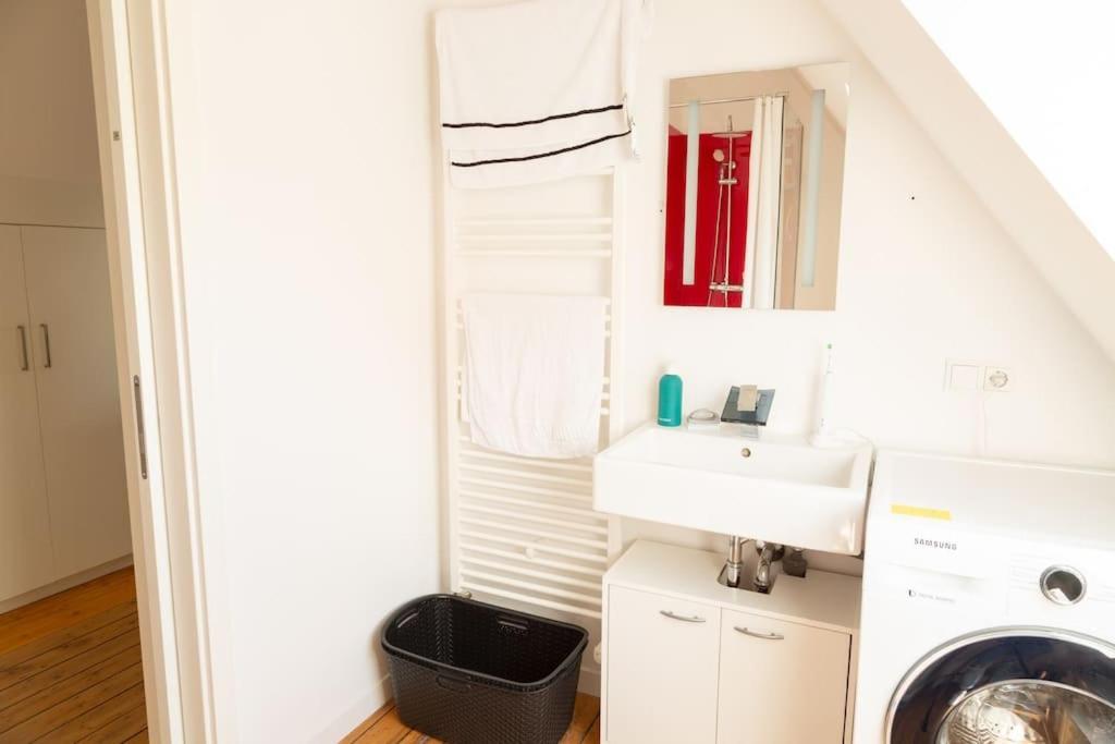 Luxurioeses Penthouse Mit Dachterrasse & Massagesessel Em-apartments Deutschland Apartment