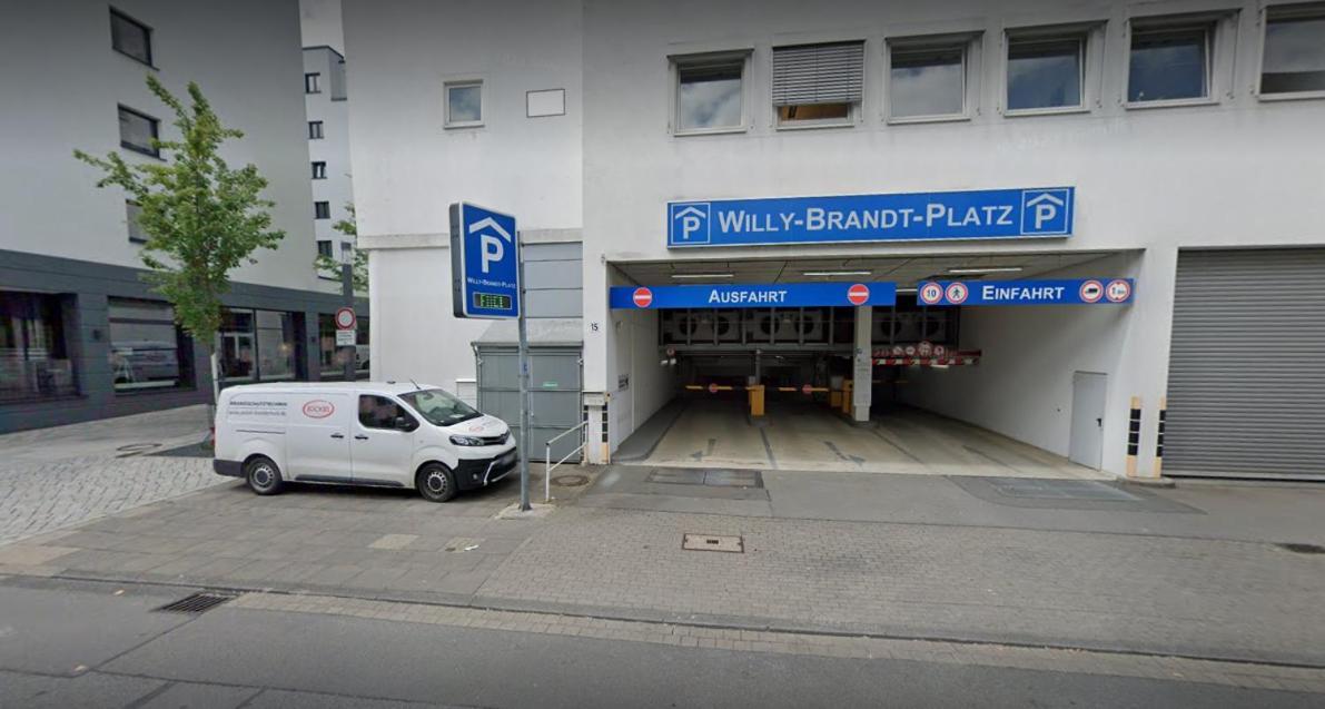 Luxurioeses Penthouse Mit Dachterrasse & Massagesessel Em-apartments Deutschland Bielefeld